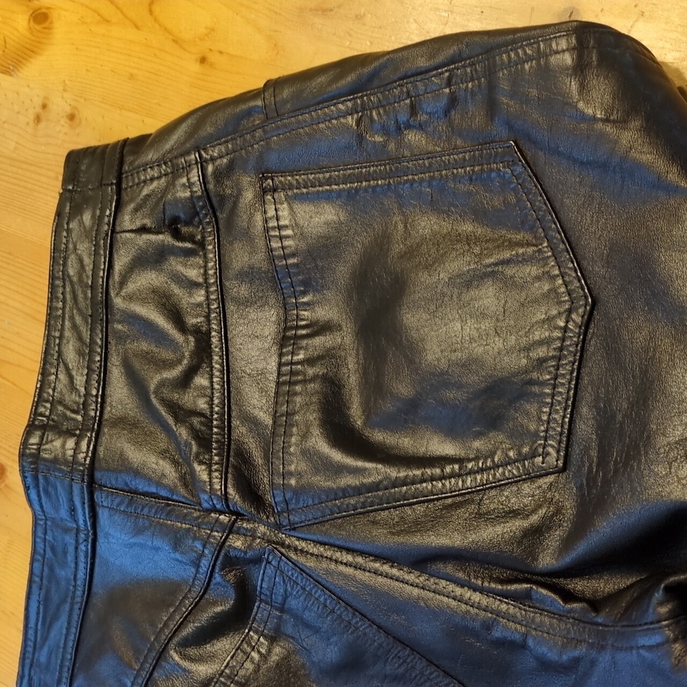 Vintage Chic: LA ROXX 1990's Black Leather Pants with Barrel/Balloon Legs - Picture 5 of 14